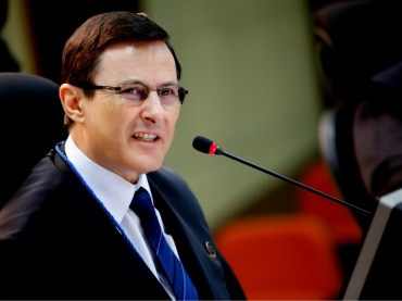 TCE-MT aponta que aquisição de medicamentos deve ser feita por pregão eletrônico e afasta uso do credenciamento