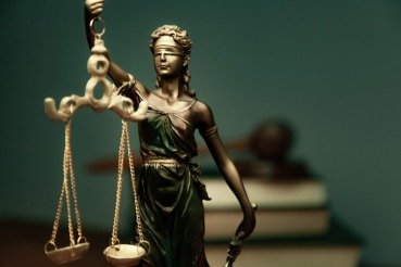 Réus ligados a facção são condenados por 'fuzilar' usuário e esfaquear homem