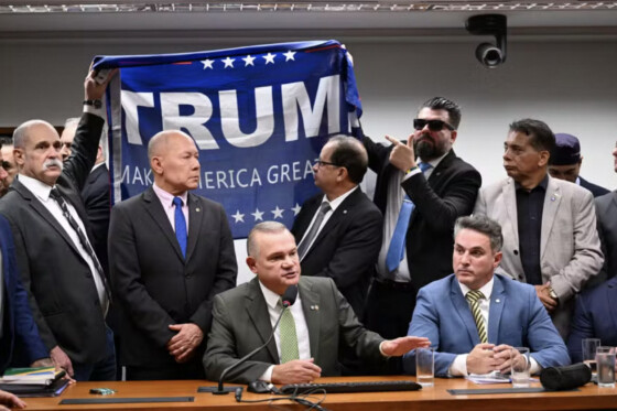 Bandeira de Trump.jpg