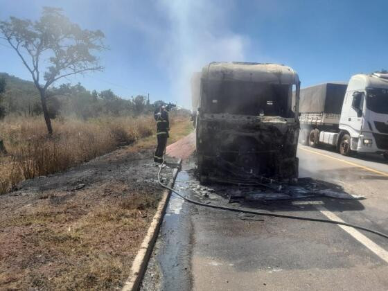 CARRETA E FOGO.jpeg