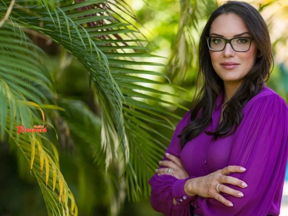 JANA RIVAS.jpg