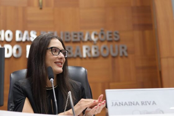 Janaina Riva Gata.jpeg