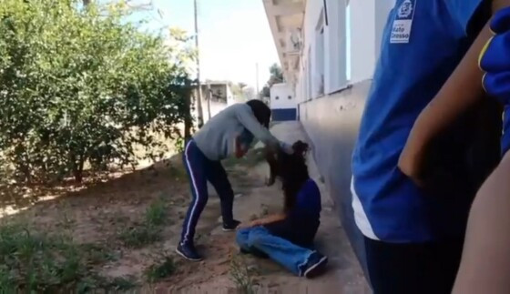 ADOLESCENTE AGREDIDA ESCOLA.jpeg