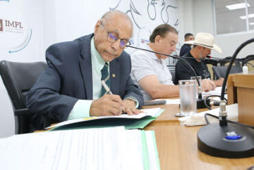Comissão debate atualização de bulas de defensivos agrícolas