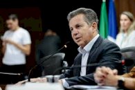 Críticas ao presidente do Senado