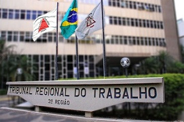 Teleatendente será indenizada por supervisor que agia de forma invasiva