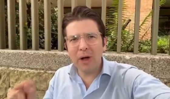 MIGUEL URIBEX.jpg