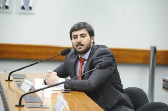O deputado federal Emanuelzinho em comissão da Câmara