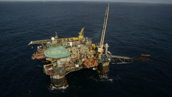 petrobras-diz-que-petroleo-em-frente-a-cidade-de-santos-e.jpg