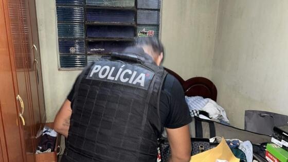 IDENTIDADES FALSAS.jpg