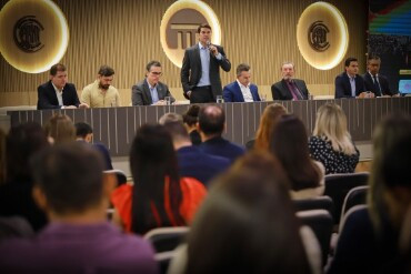 Governador destaca papel do Poder Público no desenvolvimento socioeconômico das cidades, em MBA do TCE-MT