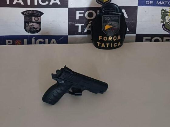 ARMA DE BRIQUEDO.jpg