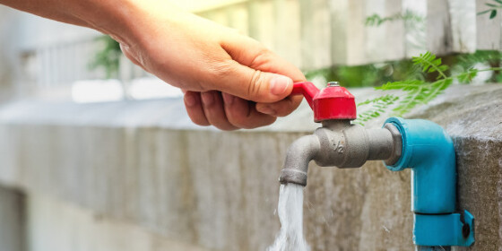 agua nas mãos.jpg