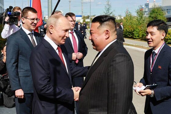 Vladimir-Putin-e-Kim-Jong-un-se-encontram-na-Russia.jpg
