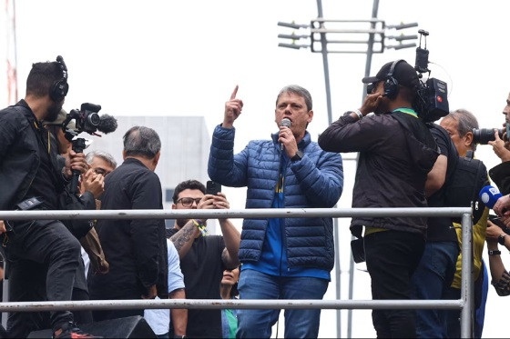 Tarcisio discursando.jpg