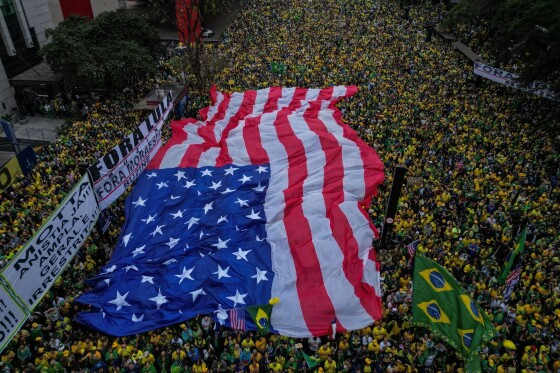 Bandeira americana na paulista.jpg