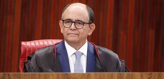 Antonio Carlos Oliveira.jpeg
