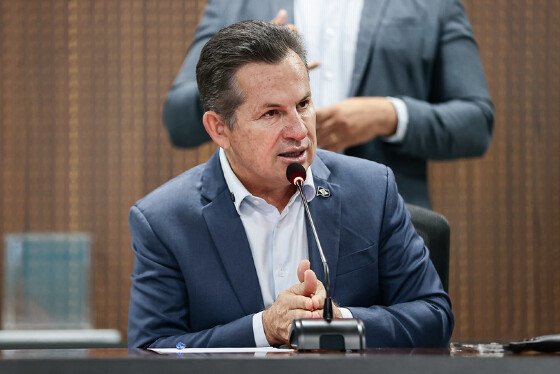 O governador Mauro Mendes em cerimônia no Palácio Paiaguás