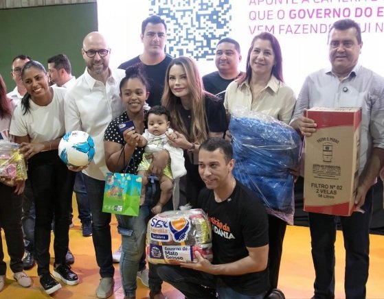 O deputado estadual Beto Dois a Um (PSB) e primeira-dama de Mato Grosso, Virginia Mendes (União Brasil).