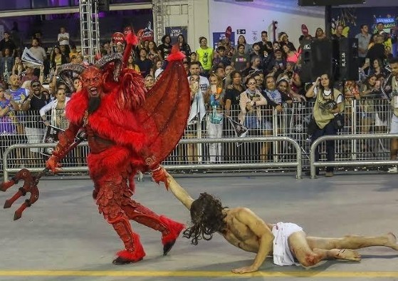 Jesus no carnaval.jpg