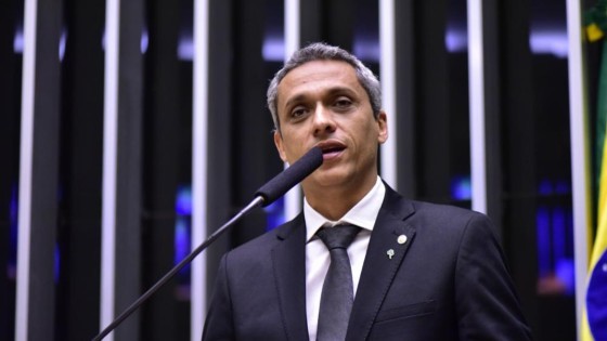 gustavo-gayer-crop-20230403220313-960x540.jpg