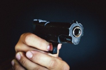 Justiça condena homem que matou esposa com arma encostada no nariz