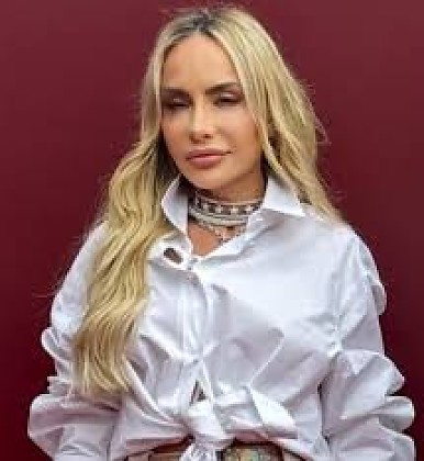 socialite.jpeg