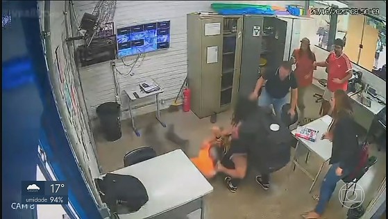 AGRESSÃO PAI DE ALUNO.jpeg