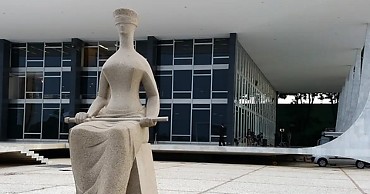 Colaboração premiada realizada por advogado contra os próprios clientes é nula, decide Supremo