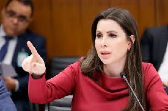 Caroline De Toni.jpeg