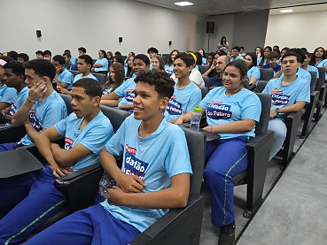 Alunos participam de palestra sobre cidadania fiscal e oficina de produção de vídeos 