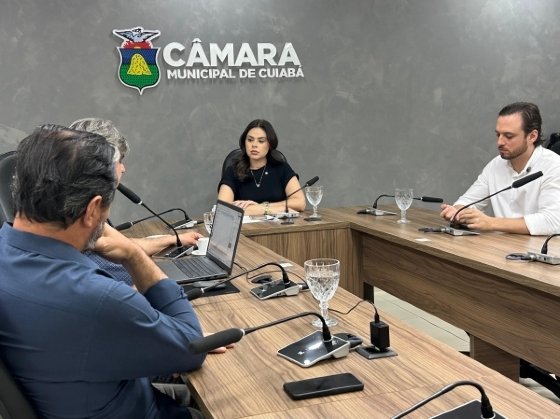A vereadora por Cuiabá, Michelly Alencar (UB), é presidente da CPI das Fraudes e Daniel Monteiro (Republicanos), relator.