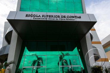 TCE-MT celebra 25 anos da Escola Superior de Contas com palestra internacional