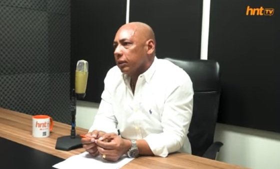 O deputado estadual Juca do Guaraná no podcast HNT TV Entrevista. 