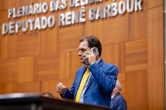 O deputado estuadual Chico Guarnieri (PRD) durante sessão ordinária na Assembleia Legislativa (ALMT).