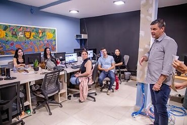 Visitas reforçam valorização dos jornalistas e divulgação do Troféu Parlamento