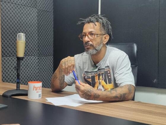 HNT TV: Babu Seteoito reforça identidade cuiabana como “chapa e cruz” em sua arte