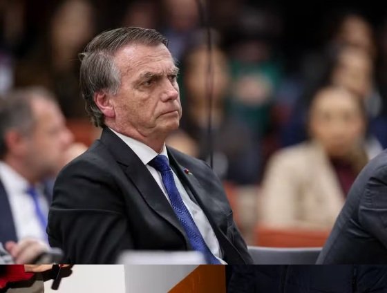 Jair Bolsonaro é ex-presidente do Brasil e é investigado pelo STF por articular suposta tentativa de golpe de Estado.