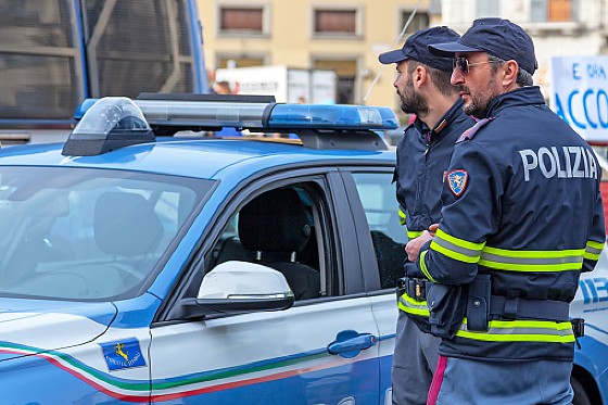 Policia italiana.jpg