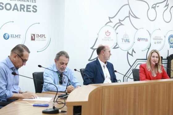 A secretária Adjunta de Licenciamento Ambiental e Recursos Hídricos da Secretaria Estadual de Meio Ambiente (Sema), Lilian Ferreira dos Santos, durante fala na reunião da Comissão de Meio Ambiente da Assembleia Legislativa desta segunda-feira (24).