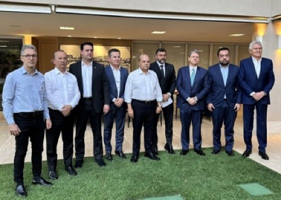 Romeu Zema (Novo-MG), Jorginho Mello (PL-SC), Ratinho Jr (PSD-PR), Mauro Mendes (União Brasil-MT), Ibaneis Rocha (MDB-DF), Wilson Lima (União Brasil-AM), Tarcísio de Freitas (Republianos-SP), Cláudio Castro (PL-RJ) e Ronaldo Caiado (União Brasil-GO) 