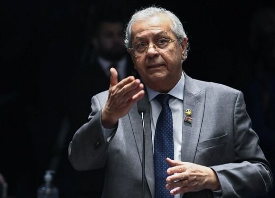 O senador Jayme Campos