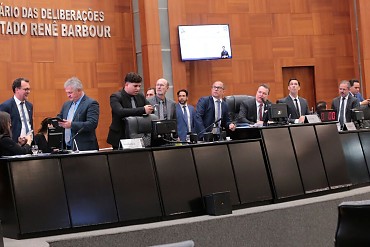 Deputados aprovam PLOA de 2026 em primeira votação com uma emenda modificativa