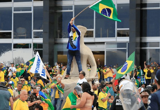 Condenada foragida.png