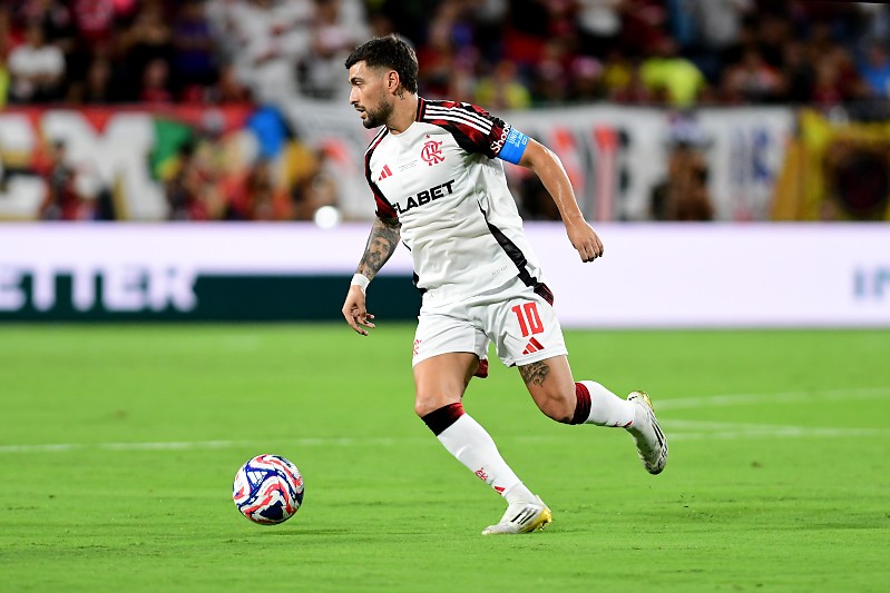 Flamengo bate o Cruz Azul, conquista o Derby das Américas e está na semi do Intercontinental