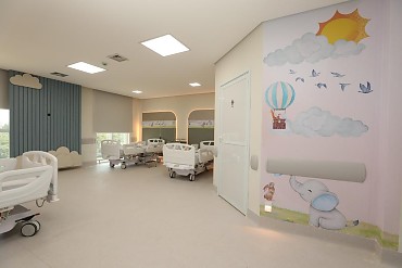 Ala pediátrica do Hospital Central do Estado foi criada para oferecer ambiente acolhedor para crianças