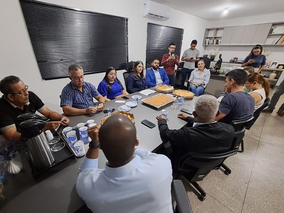 KELLY SECRETÁRIAS.jpg