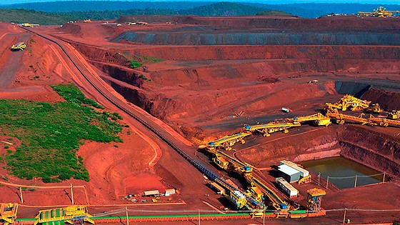 maior-mina-de-ferro-a-ceu-aberto-do-mundo-fica-no-brasil-e-move.jpg