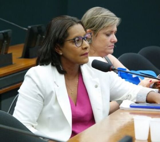 Gisela participa da assinatura do pacto contra feminicídios e vê 