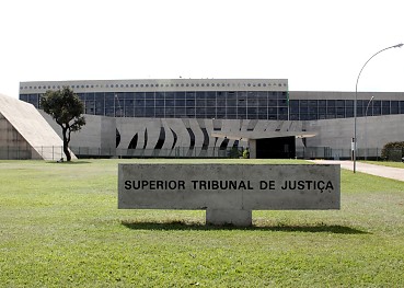 STJ afasta cautelarmente ministro acusado de importunação sexual